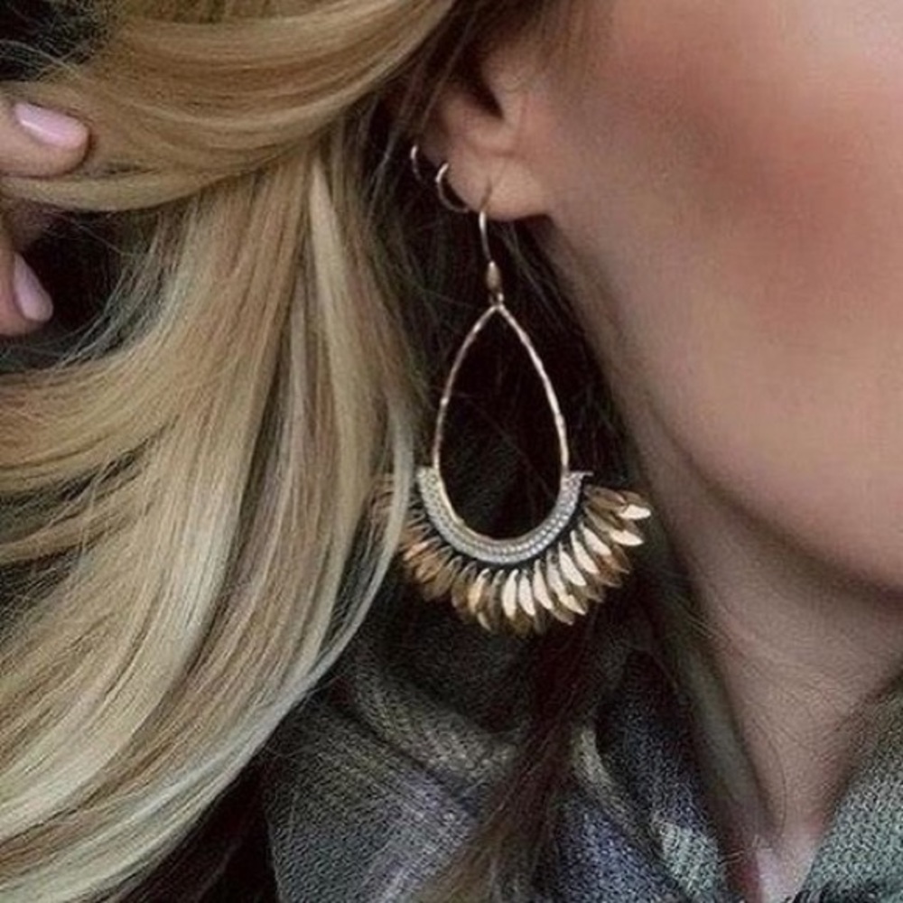 NEW Stella & Dot Pegasus Earrings
